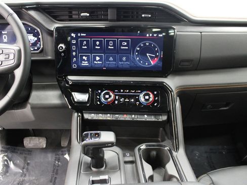 Used 2024 GMC Sierra 1500 AT4 w/ Technology Package image 30