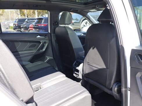 Used 2023 Volkswagen Tiguan SE R-Line image 36