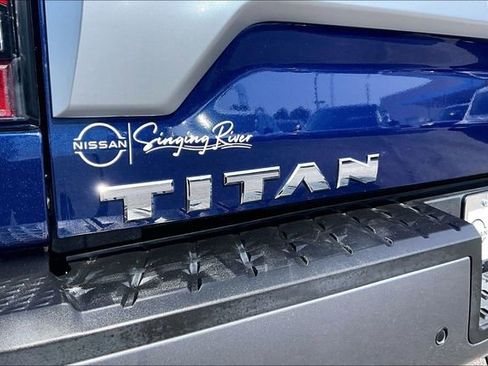Used 2022 Nissan Titan Platinum Reserve w/ Moonroof Package AWD/4WD image 26
