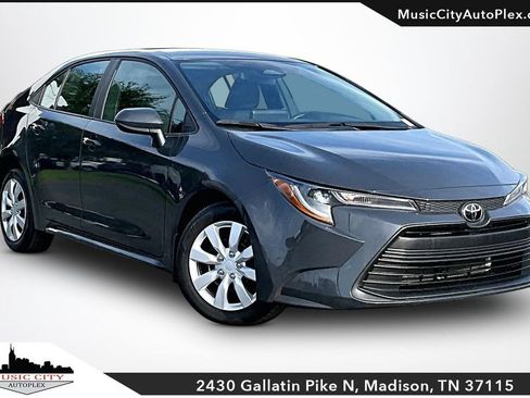 Used 2025 Toyota Corolla LE FWD image 1