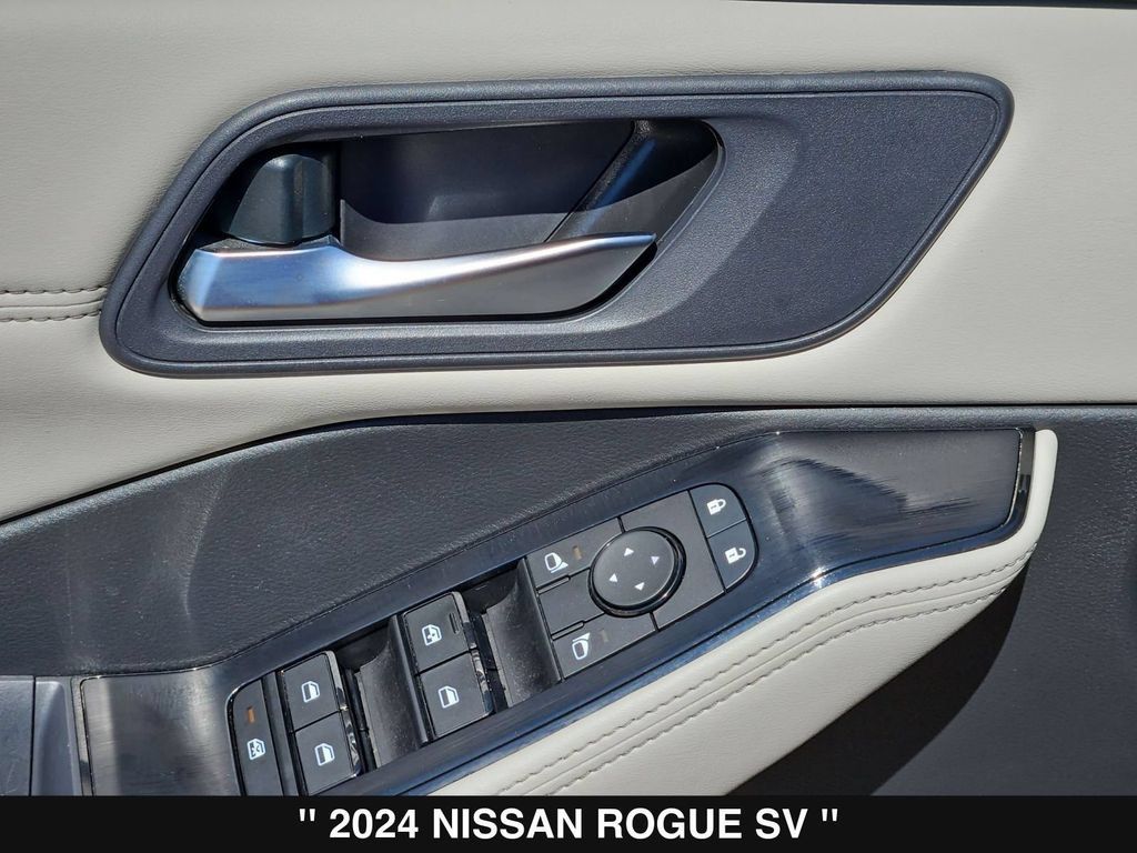 Used 2024 Nissan Rogue SV w/ SV Premium Package FWD image 15