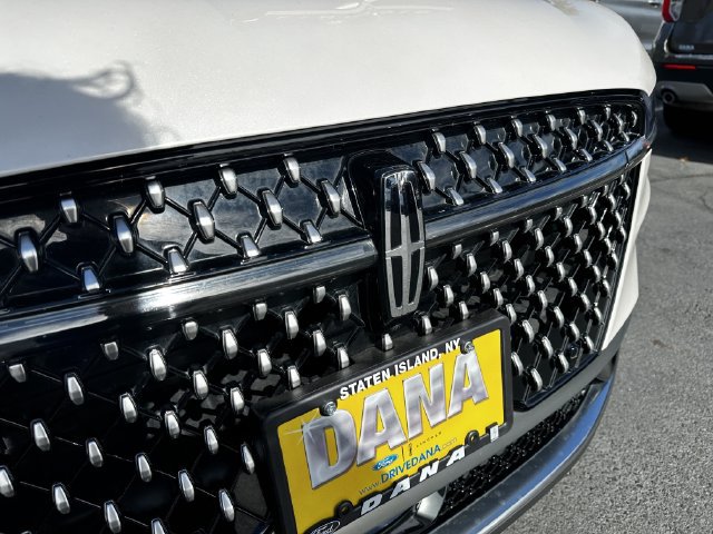 Certified 2024 Lincoln Nautilus Premier AWD/4WD image 10