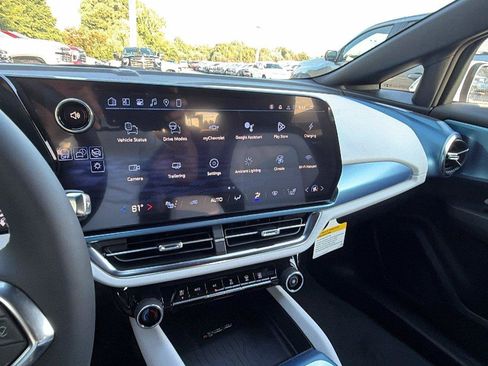 New 2026 Chevrolet Equinox EV LT FWD image 5