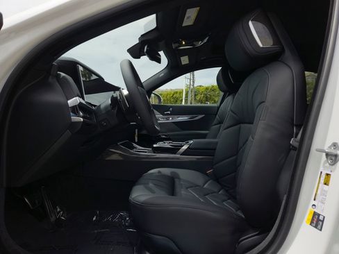 New 2026 BMW 750e xDrive AWD/4WD image 8