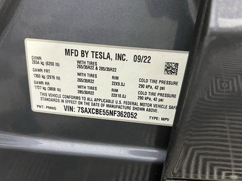 Used 2022 Tesla Model X image 37