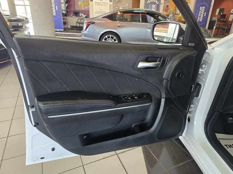 Used 2016 Dodge Charger R/T RWD image 6