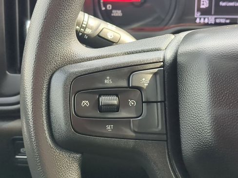 Used 2025 Chevrolet Silverado 2500 Custom w/ Custom Value Package image 17