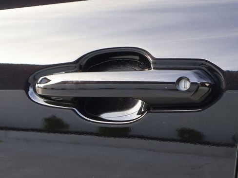 Used 2021 Toyota Highlander Limited image 23