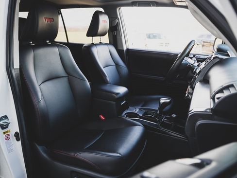 Used 2017 Toyota 4Runner TRD Off-Road Premium image 31