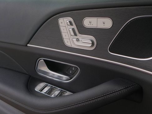 Used 2025 Mercedes-Benz GLE 450e 4MATIC image 11