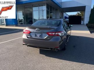Used 2019 Toyota Camry SE FWD video 2