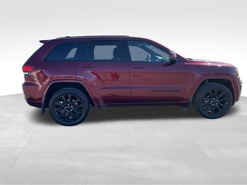 Used 2019 Jeep Grand Cherokee Altitude image 8