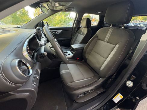 Used 2025 Chevrolet Blazer LT image 36