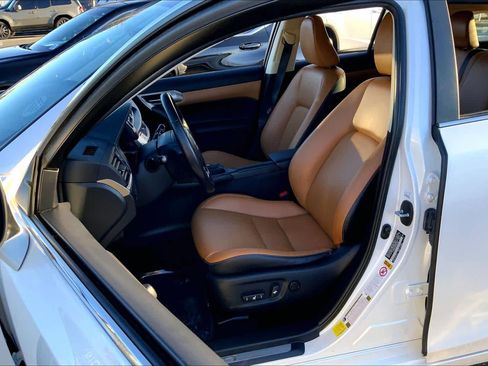 Used 2016 Lexus CT 200h image 7