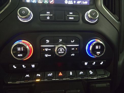 Used 2022 GMC Sierra 1500 AT4 w/ AT4 Premium Package image 23