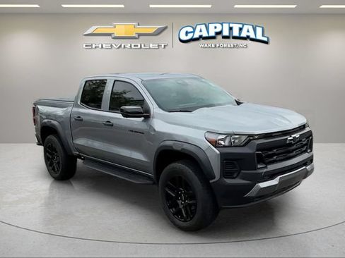 Used 2024 Chevrolet Colorado Trail Boss w/ Technology Package AWD/4WD image 7