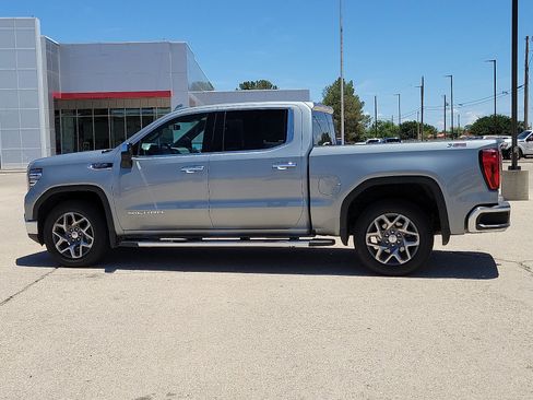 Used 2023 GMC Sierra 1500 SLT w/ SLT Premium Package AWD/4WD image 2
