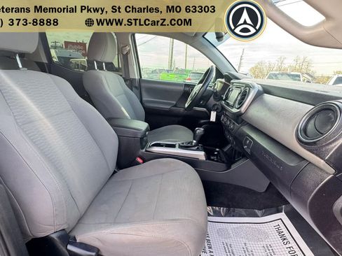 Used 2019 Toyota Tacoma SR5 image 19