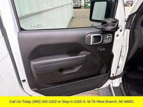 Used 2024 Jeep Wrangler Unlimited Rubicon w/ Technology Group AWD/4WD image 13