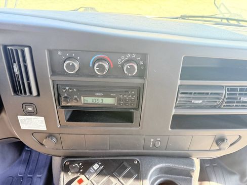 Used 2009 Chevrolet Express 3500 w/ School Bus Package RWD image 10