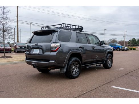 Used 2020 Toyota 4Runner Venture w/ Moonroof Package image 5