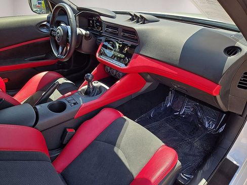 Used 2024 Nissan Z Performance w/ Floor Mat Package RWD image 18