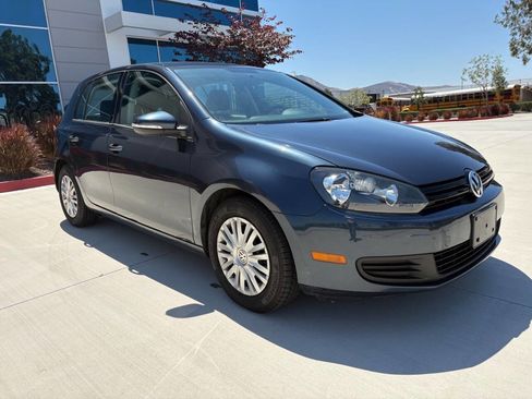 Used 2013 Volkswagen Golf 4-Door FWD image 3