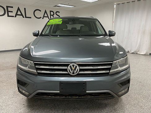Used 2018 Volkswagen Tiguan SEL image 2