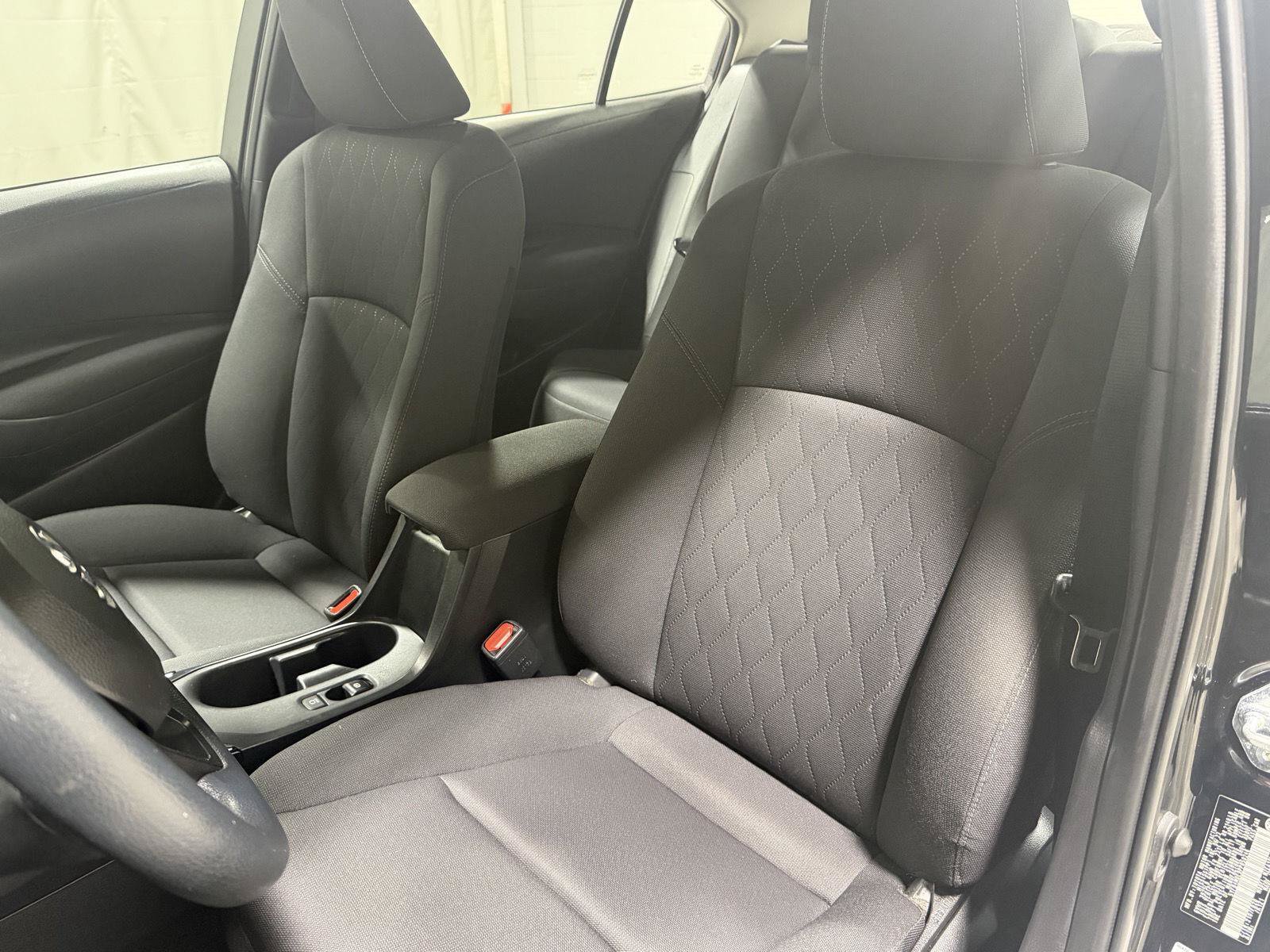 Used 2023 Toyota Corolla LE FWD image 4