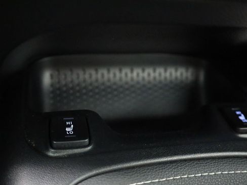 Used 2022 Toyota Corolla XSE FWD image 34