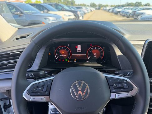 New 2026 Volkswagen Atlas Peak Edition AWD/4WD image 16