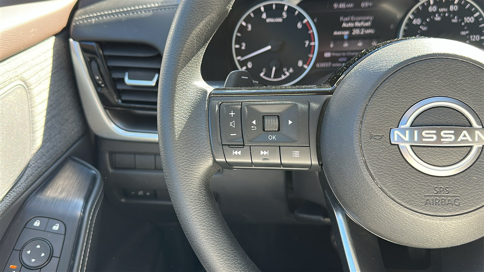 Certified 2022 Nissan Rogue SV AWD/4WD image 14