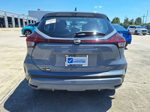 Used 2023 Nissan Kicks SR w/ SR Premium Package FWD image 4