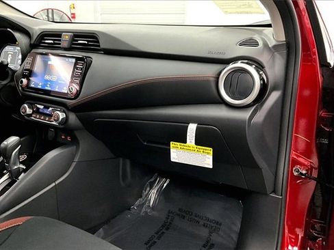 New 2025 Nissan Versa SR w/ Trunk Package image 31