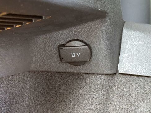 Used 2019 Volkswagen Tiguan SE FWD image 15