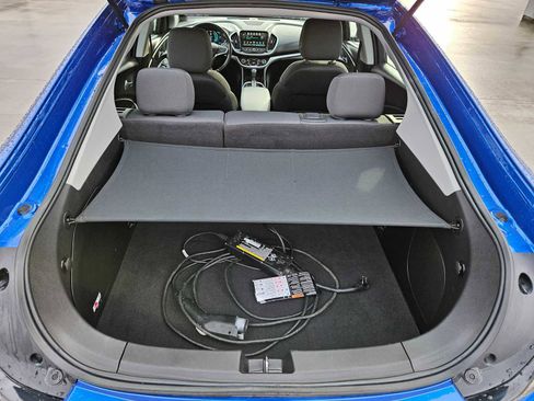 Used 2018 Chevrolet Volt LT w/ Comfort Package image 17