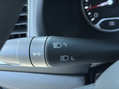 Used 2023 Jeep Renegade Latitude AWD/4WD image 34