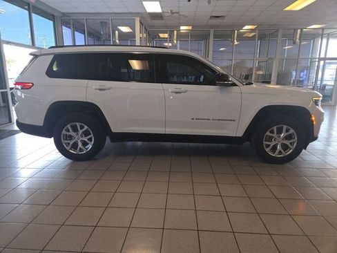Used 2022 Jeep Grand Cherokee L Limited RWD image 9