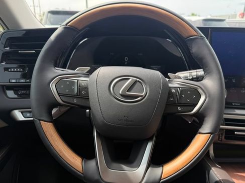 New 2026 Lexus RX 450h AWD image 15