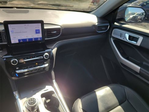 Used 2021 Ford Explorer Limited w/ Equipment Group 301A image 22