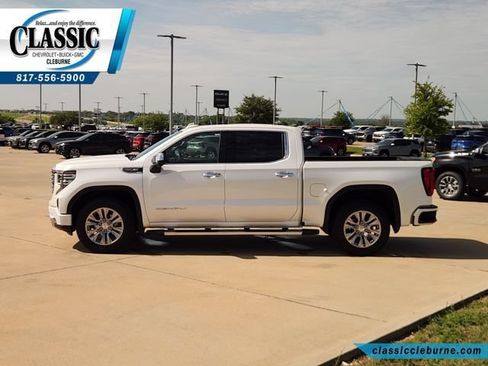 Used 2024 GMC Sierra 1500 Denali w/ Technology Package AWD/4WD image 7