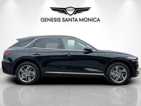 Used 2025 Genesis GV70 2.5T w/ Select Package AWD/4WD image 3