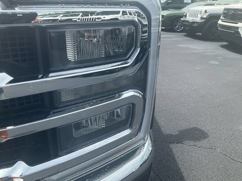 Used 2026 Ford F250 Lariat w/ Lariat Premium Package AWD/4WD image 9