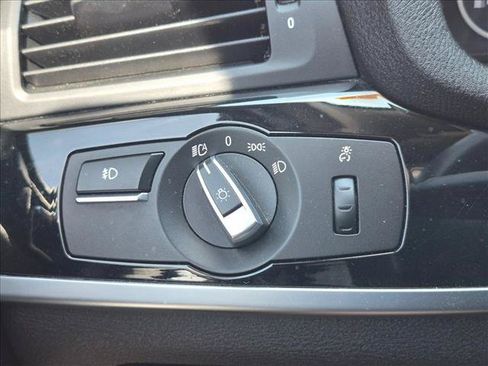 Used 2017 BMW X3 sDrive28i RWD image 11
