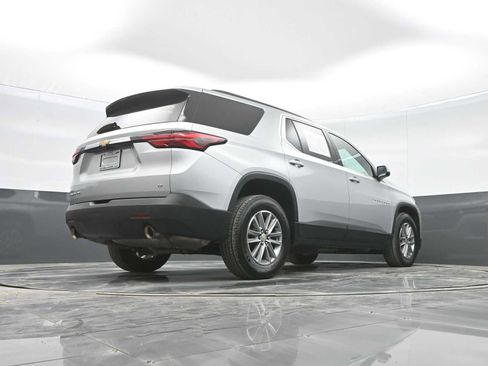 Used 2022 Chevrolet Traverse LT image 35