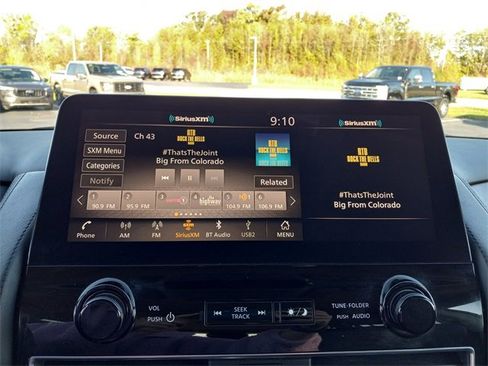 Used 2023 Nissan Armada SL image 18