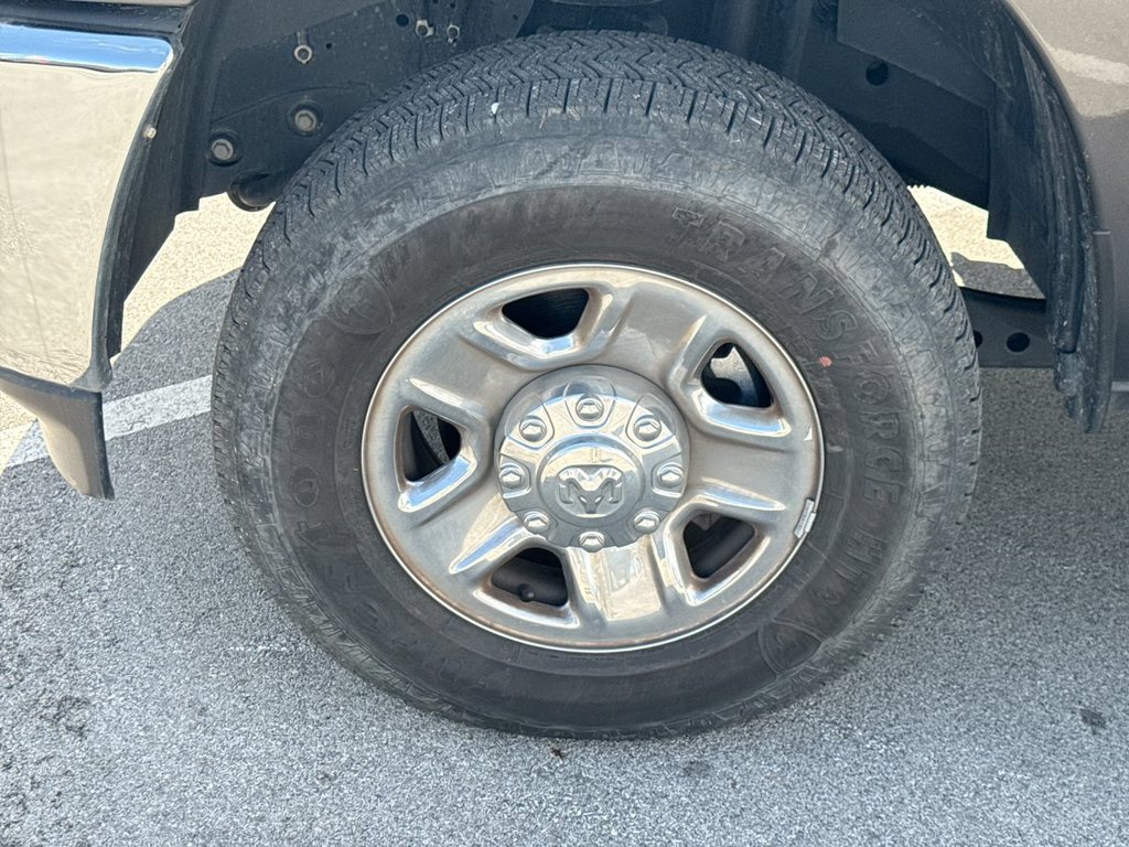 Used 2025 RAM 2500 Tradesman w/ Chrome Appearance Group AWD/4WD image 10