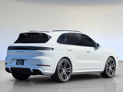 Certified 2026 Porsche Cayenne GTS AWD/4WD image 9