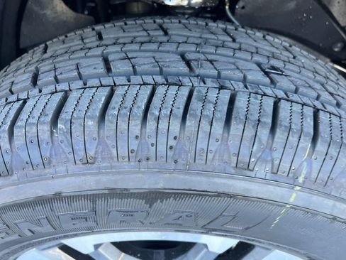 New 2025 Toyota Tacoma TRD Sport image 27