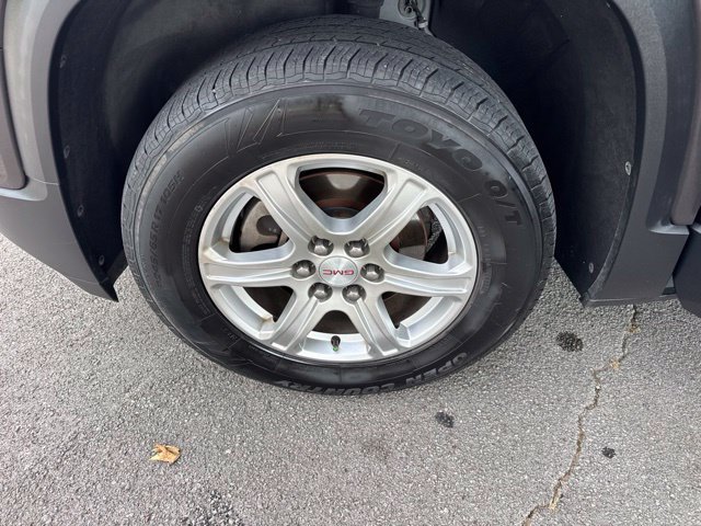 Used 2019 GMC Acadia SLE FWD image 16